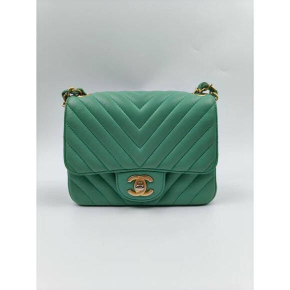 Pre-Owned Chanel Square Classic Chevron Single Flap Lambskin Mini Crossbody Bag - Picture 2 of 10
